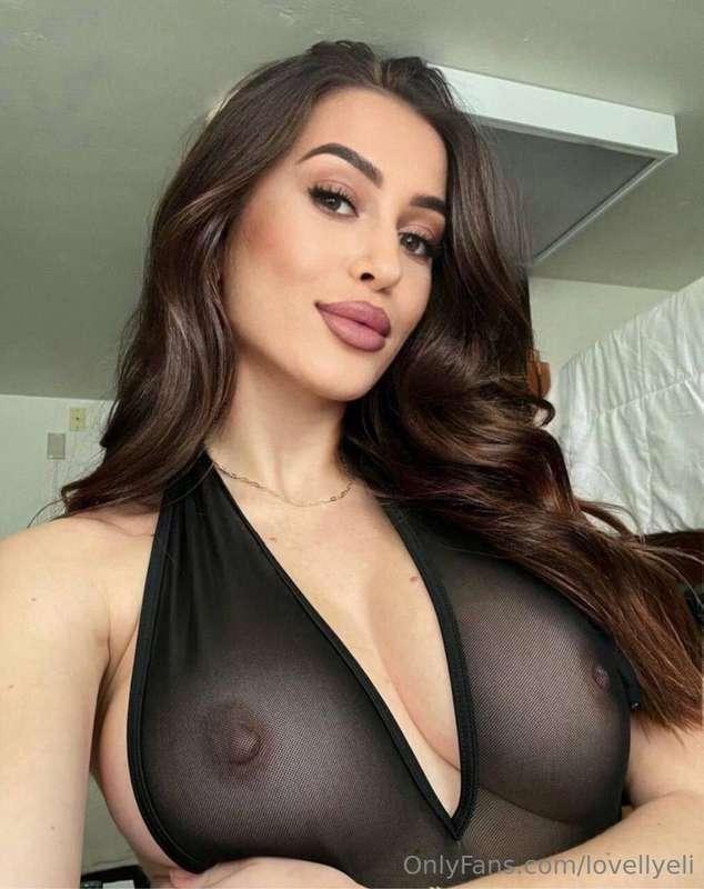 Follow My besties @siennavoxx💕💗She personally respond to all..