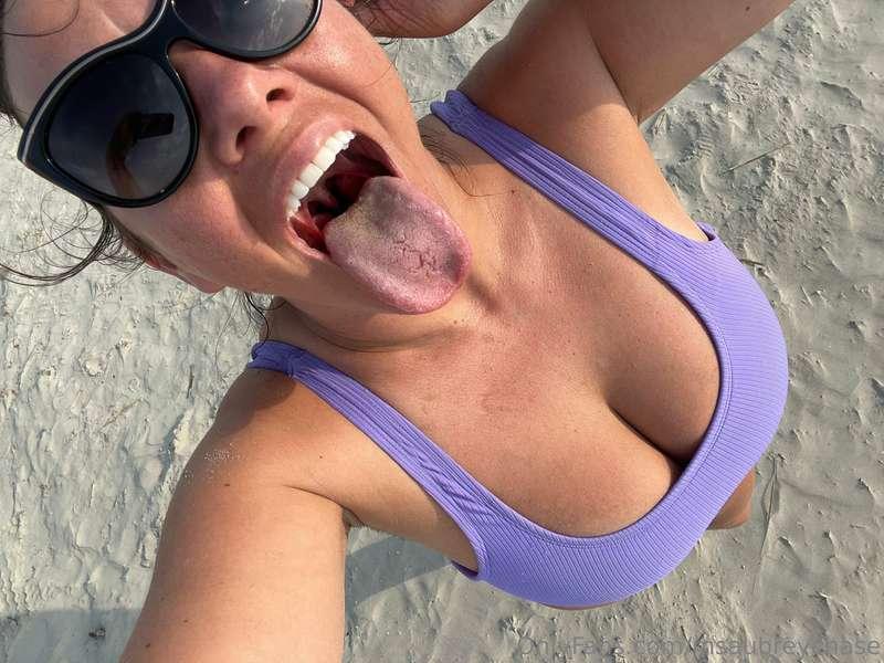 beach bunny. 😘