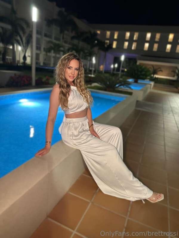 Guess where I am? xx (Lots of content coming for you)