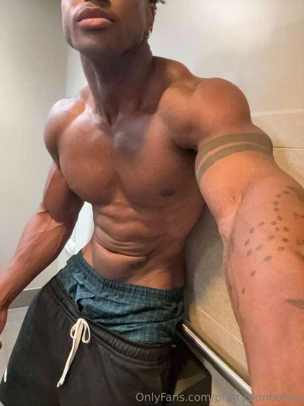 All I need is to fuck and take naps 😏