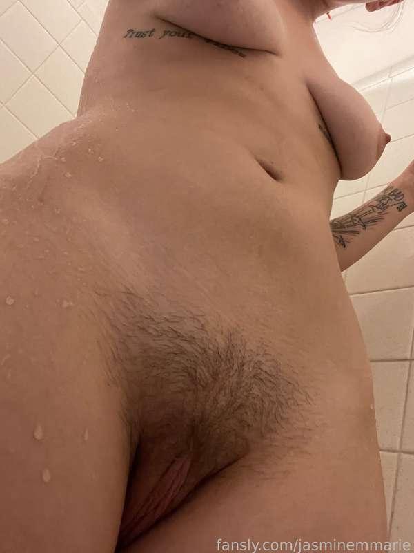 washing my hairy pussy in the shower 💦

#hairy #pussy #fyp