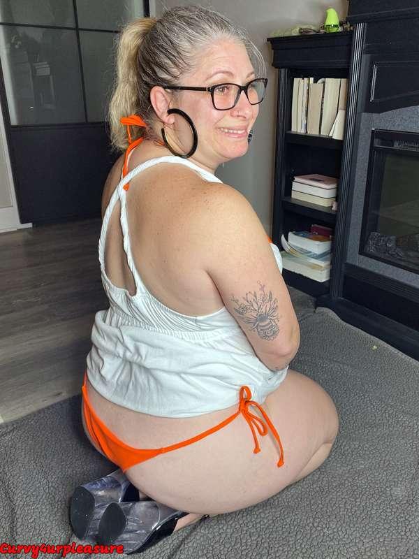 Sitting pretty and proper..