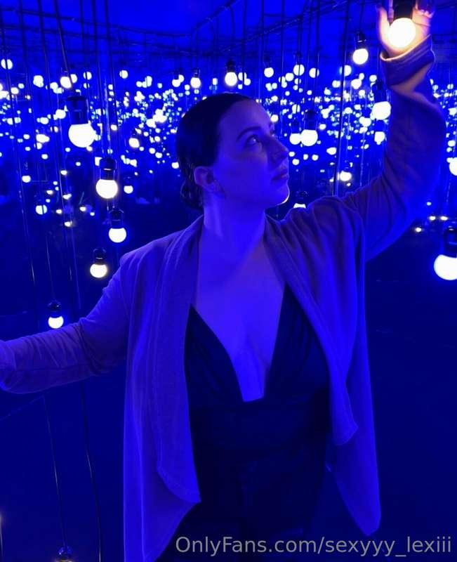 Let these lights find your way to me. 🙈✨
