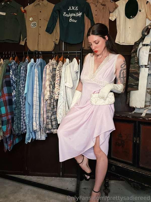 A vintage pastel nightgown and white gloves 💜🤍
