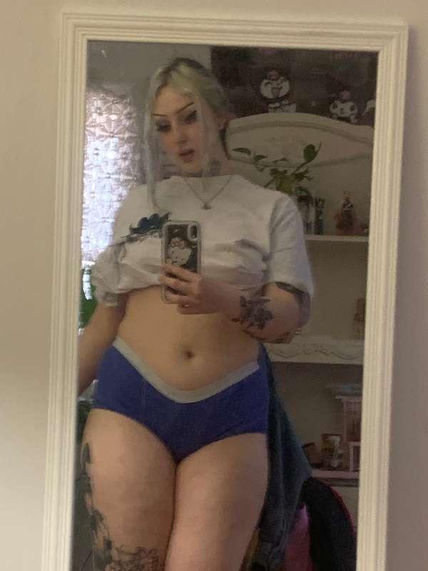 b4 work booty pics mwahah