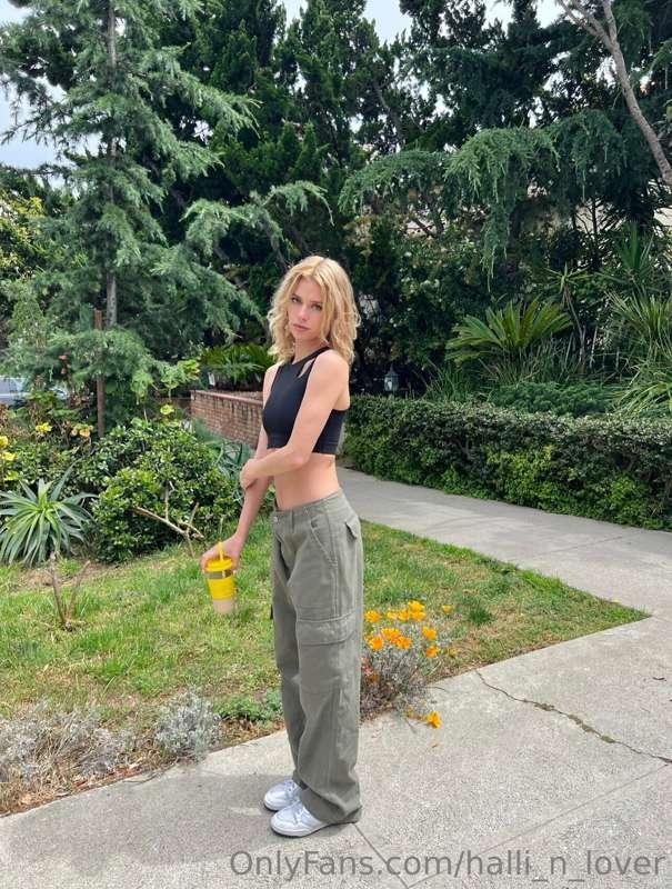Grabbing my daily coffee☕️