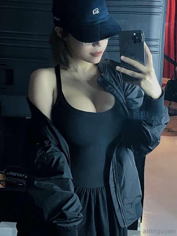 remember my recent favorite dress I texted u about? 🖤 should..