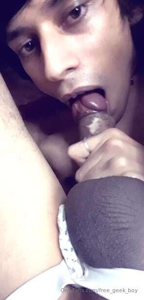 Llegas a chuparte tu propia pija?Can you suck your own dick?..