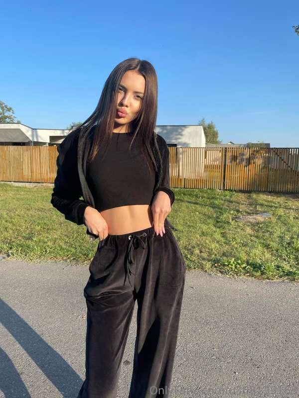 A kiss for good luck from me and the sun😘😘💕