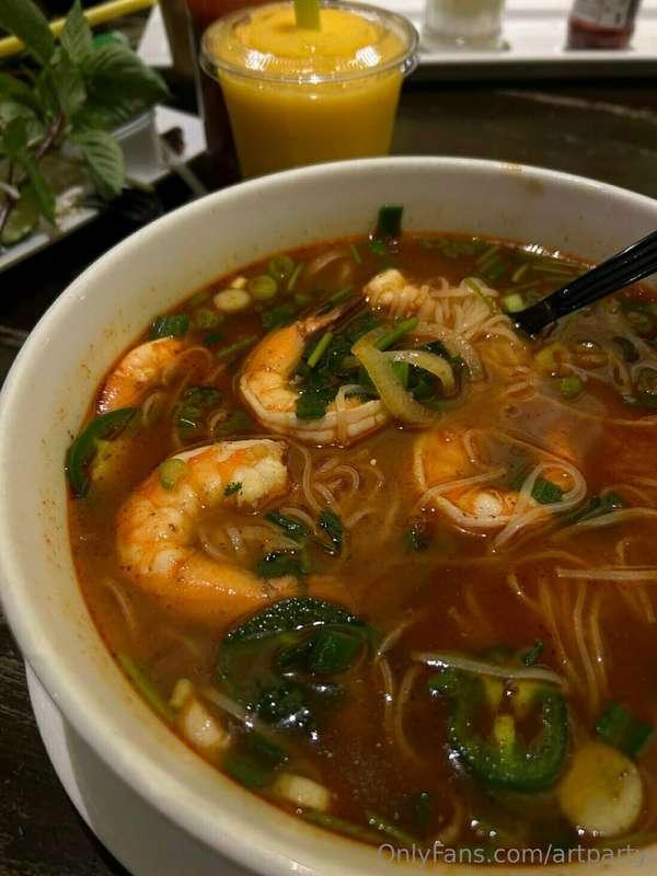 noodles have.my heart 💌🎧