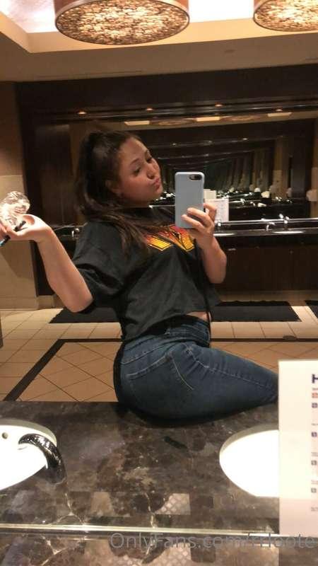 How I want to sit on ur face and blow my ass 😜🍑💨
