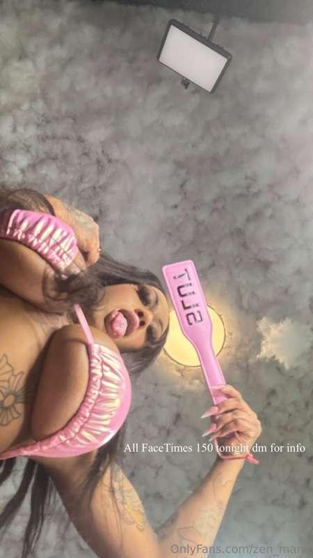 Gm Sexy from ur FAVORITE Slut message me for a Free Twerk Vi..