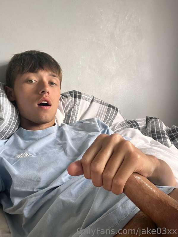 Touching myself beacuse I'm really horny🍑🔥