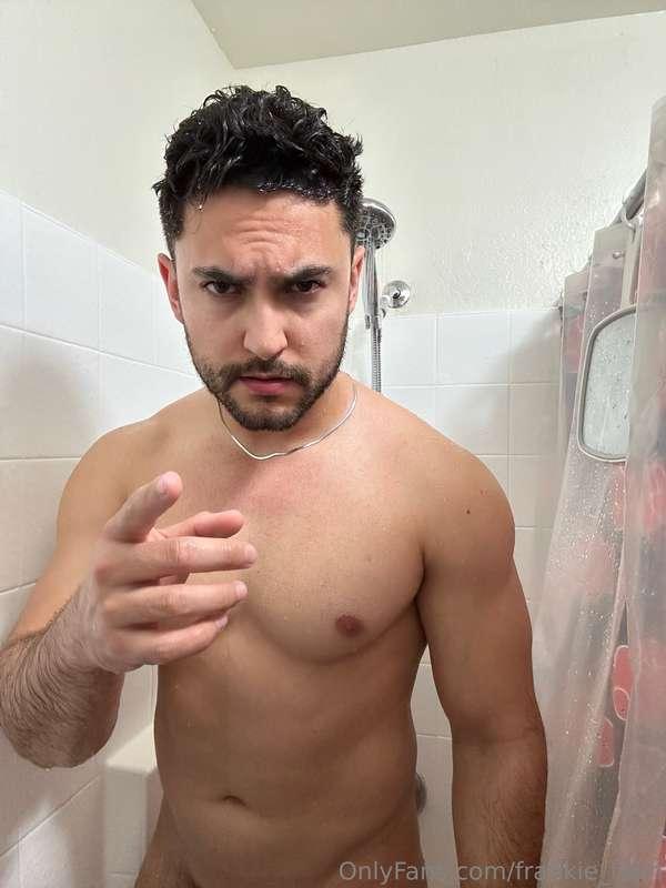 Reminder to shower 🚿 🫵🏻 😠