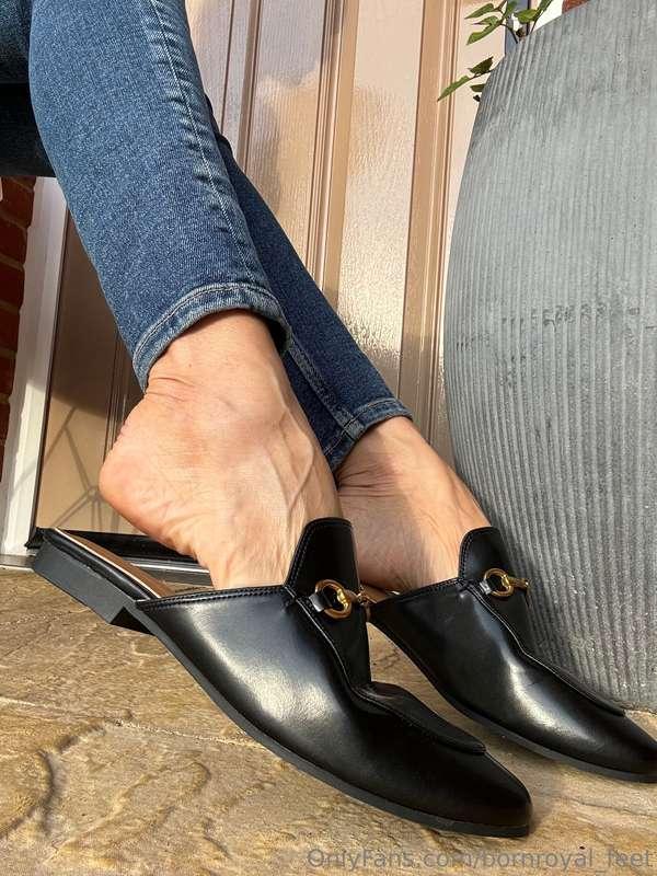 If only you could smell my shoes… get your nose close and in..
