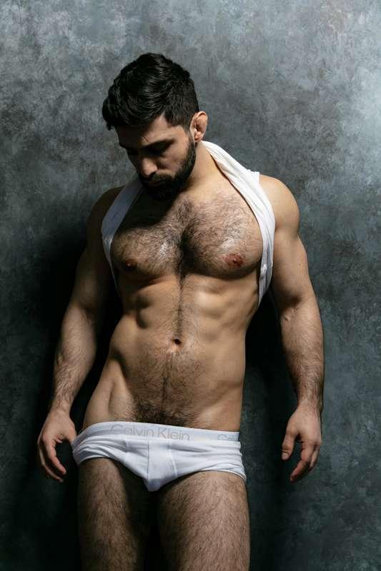 Love this white Calvin. But thinking about selling it.