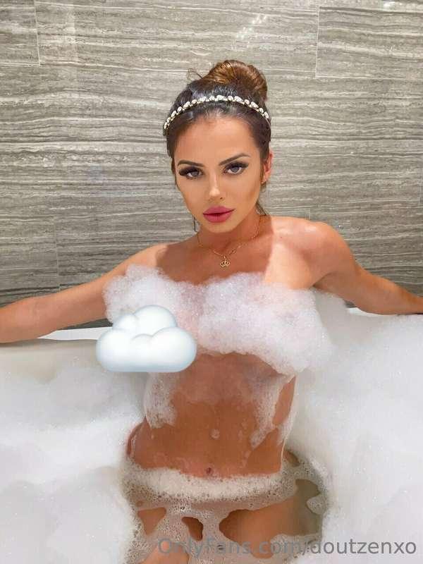 You want to take a shower with me?😈🙈