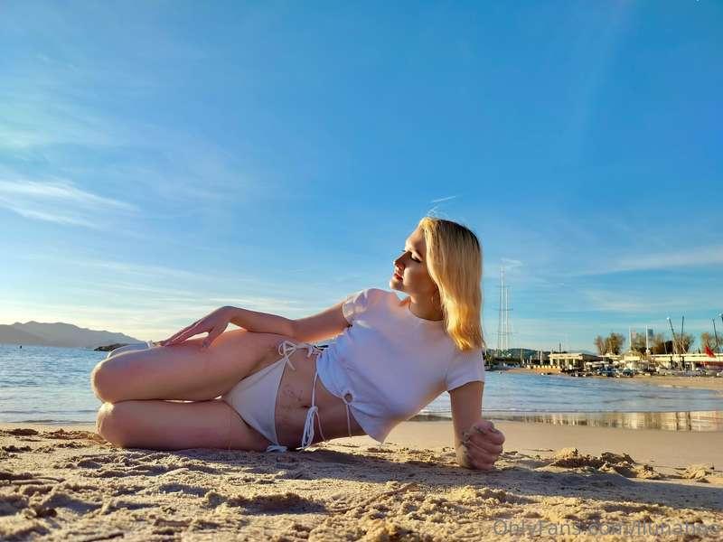 Am I thin enough?😍