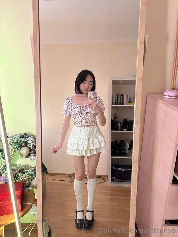 A cutie who absolutely deserves to be taken out for dinner (..