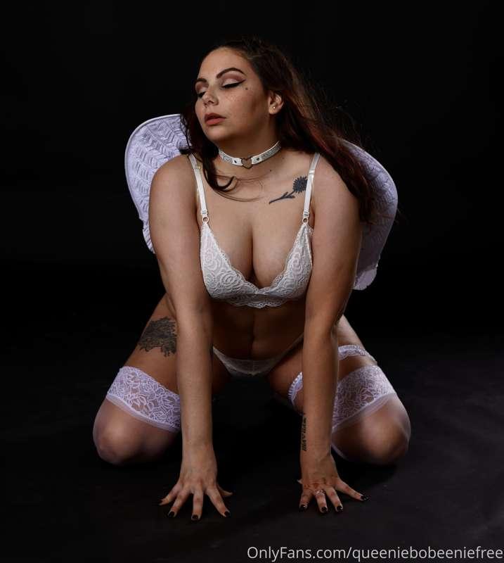 queeniebobeeniefree image #3