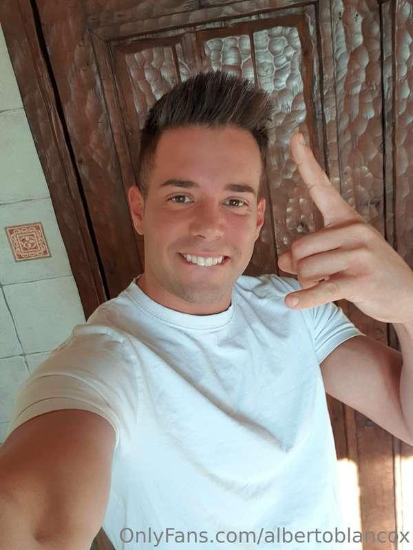 Ya se acaba el año 🥵 con quien te gustaria verme 🤔!!

Dm🟢!!
..