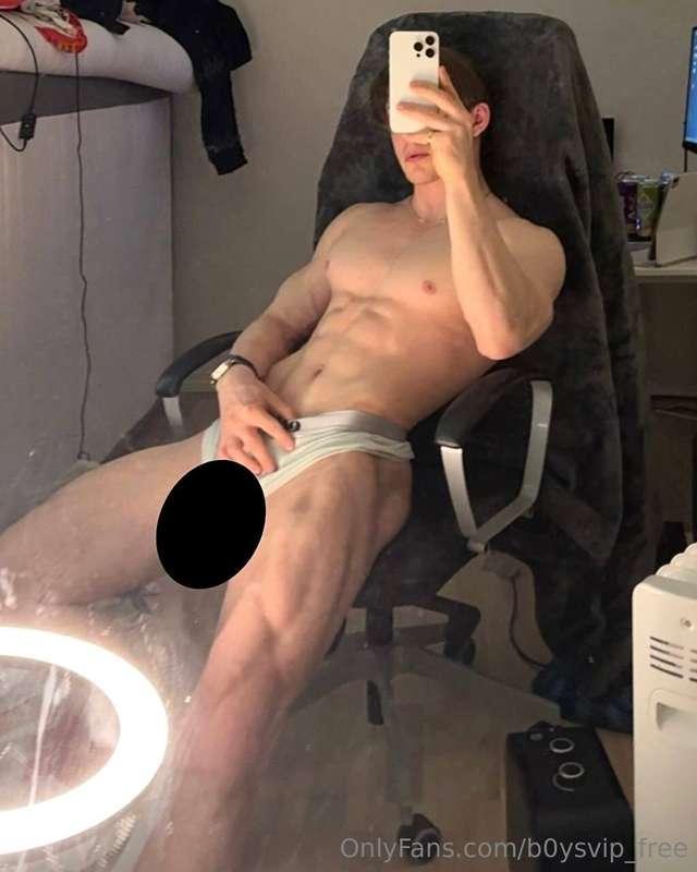 Would you like to be in that room with him? 😍 be honest! 🙏🏼O..