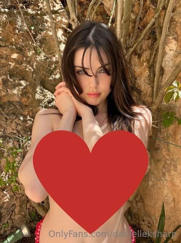 Better late than never...❤️ Tip to see the 2 uncovered pics ..