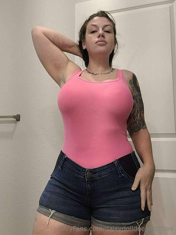 Cheating on your girlfriend? 

With Mommy?

Good.