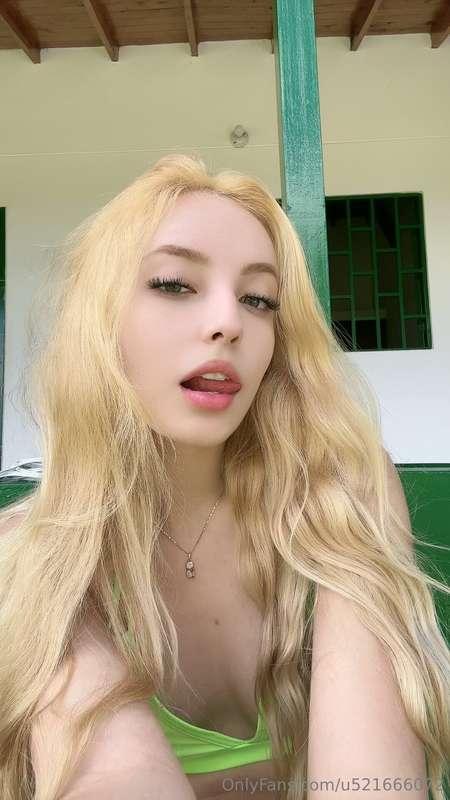 Your favorite distraction is here... ready to play?💕