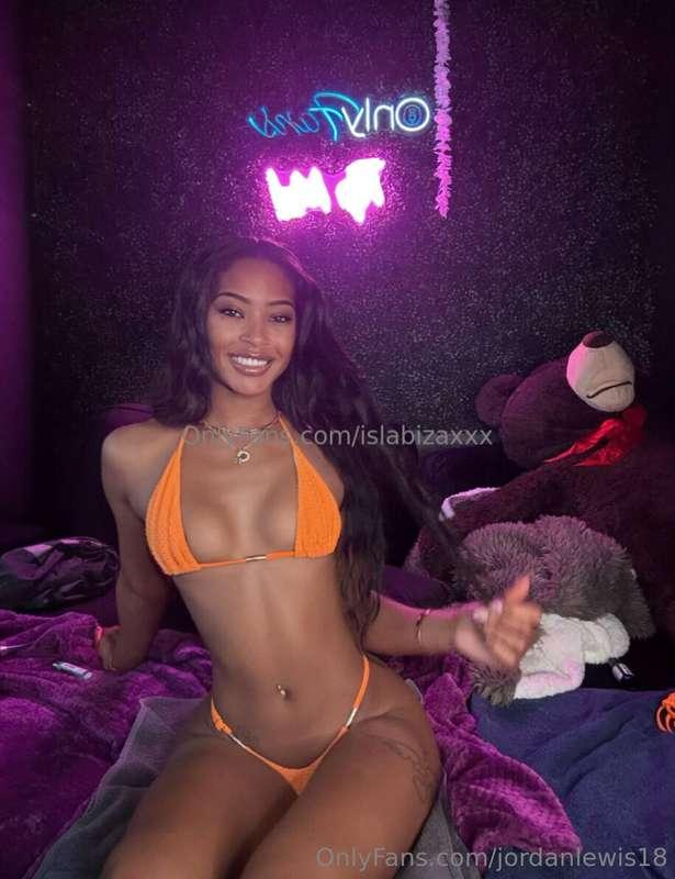 🚨EX EBONY NFL CHEERLEADER@islabizaxxx is ONLINE!!😈😈FIRST TIM..