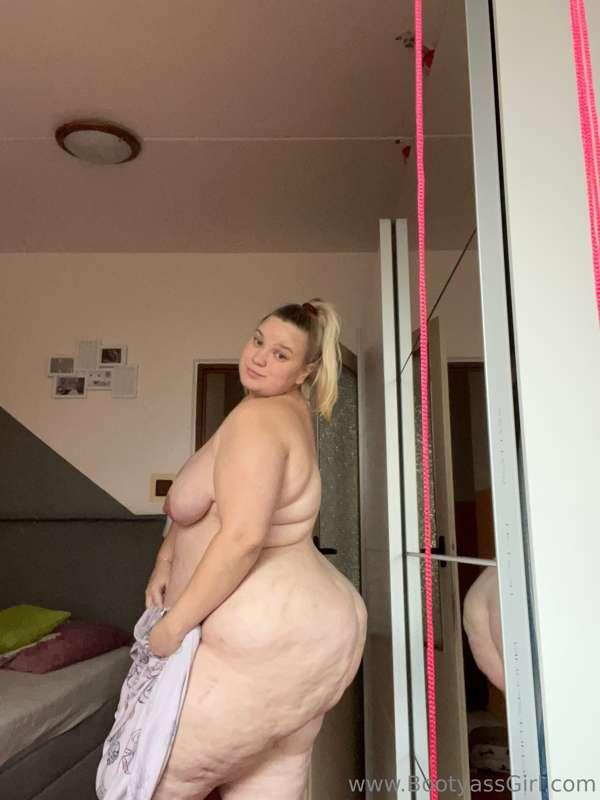 bootyassgirl image #1