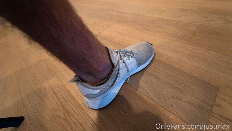 do you like feet and socks? 🦶🏻 watch me take off my shoes an..