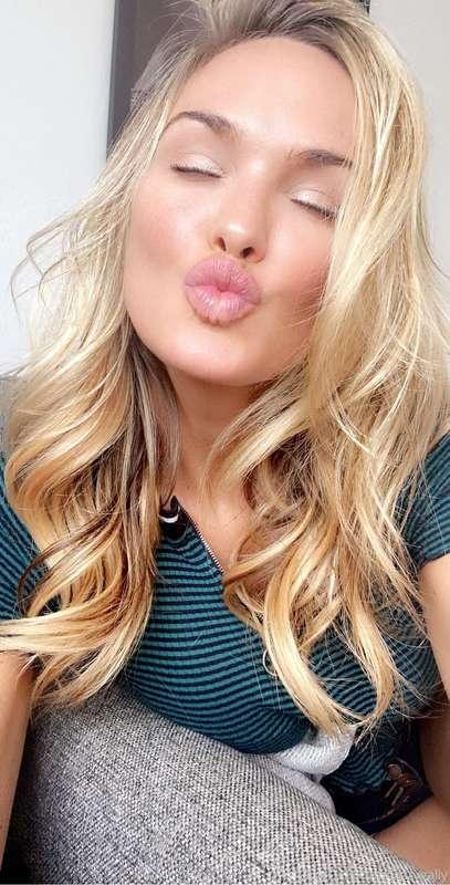 Kisses 😘