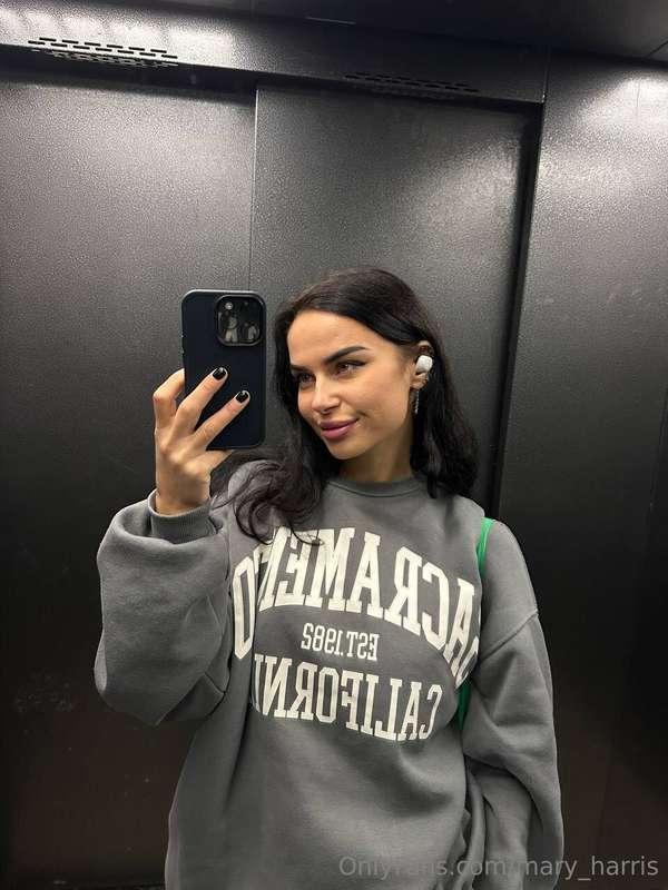 The weather is warm enough today, I went for a walk and went..