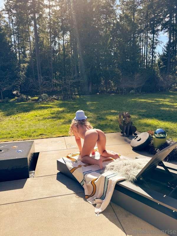 pov you walk out to your backyard ☀️