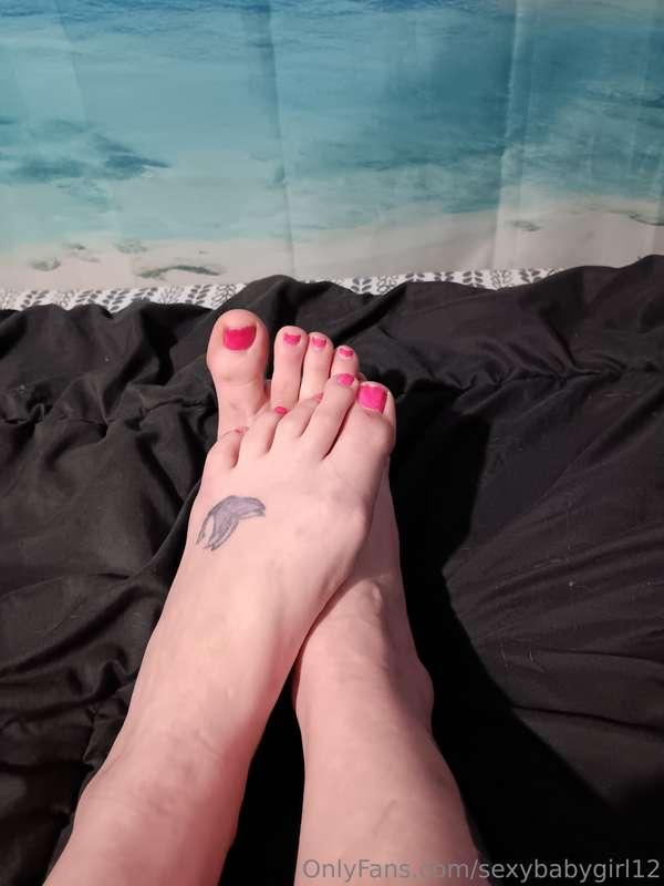 I also have sexy feet pics and videos!