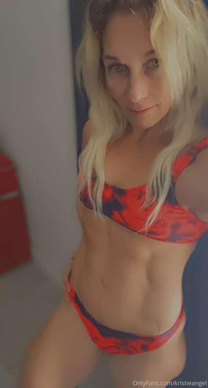 Good morning baby ! Working on abs today 😝🏋️‍♂️💪💪