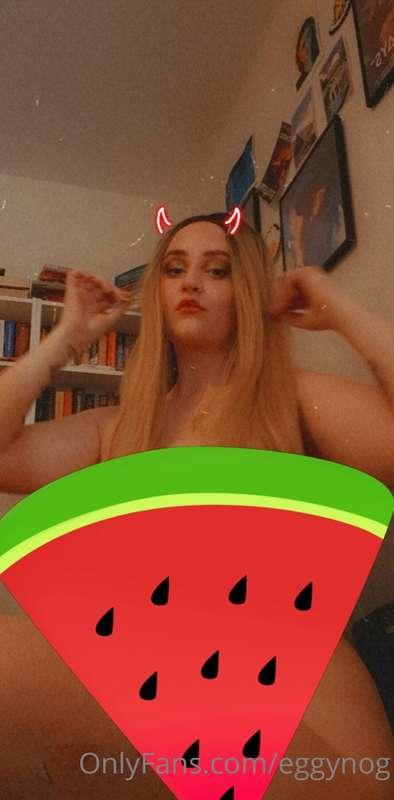 Snacktime🍉🍉🍉
One of the photos from my latest set, for you g..