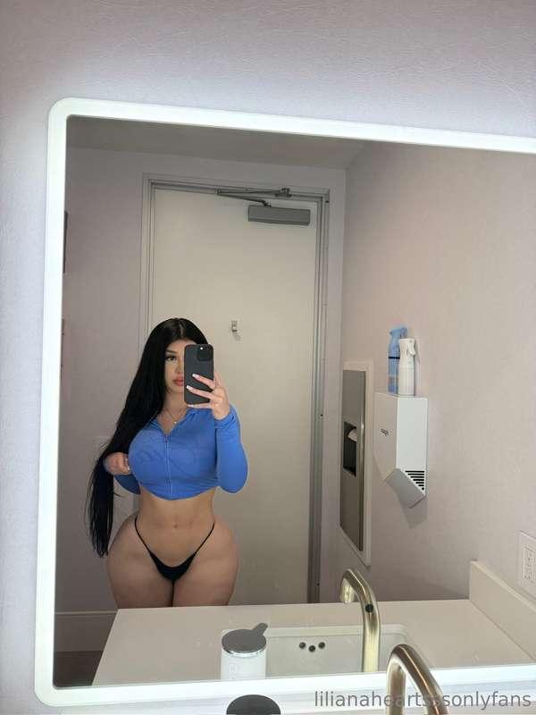 blue lowkey my color 👀
