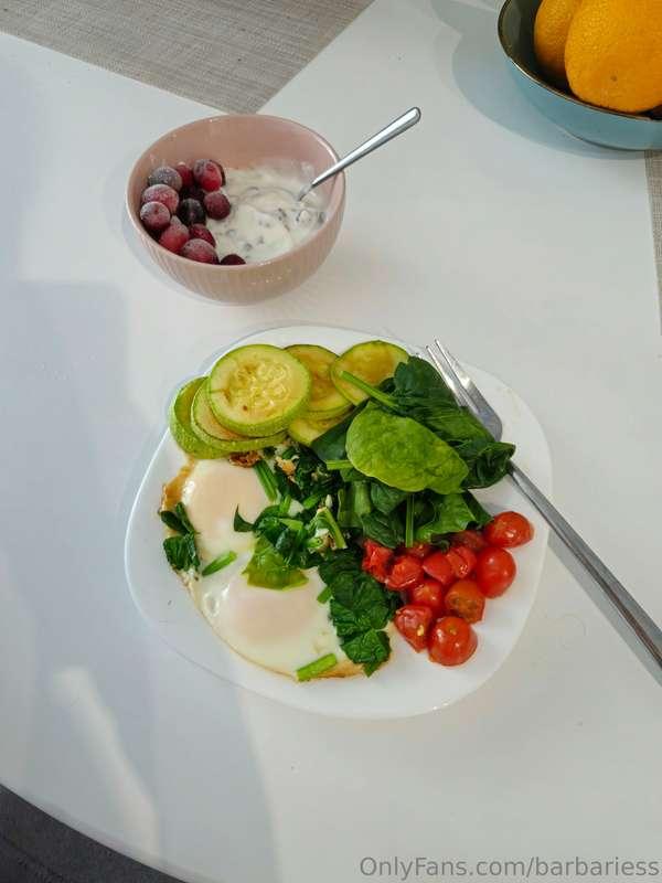 Just a delicious and healthy breakfast :)
