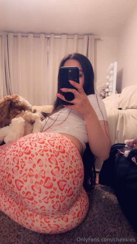 It’s my birthday so I’m serving you cake 🎂