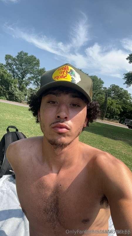 My bro's page is Free .... my boy got 10 inches on him 🤣 go ..