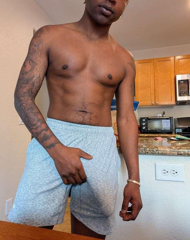 Woke up hornyy👀