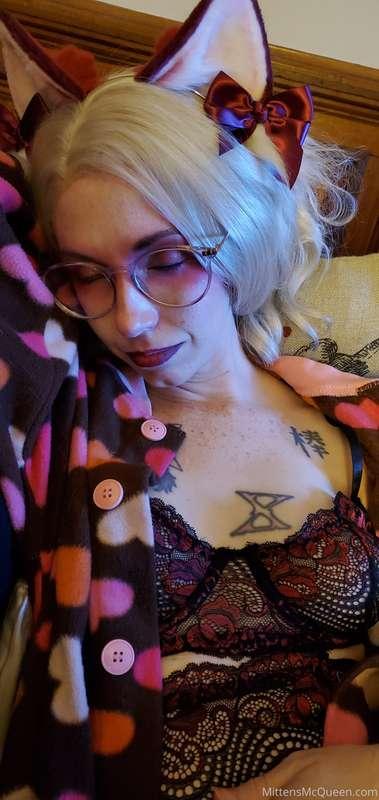 Want to see a post-coital satisfied kitten? 
Show your appre..