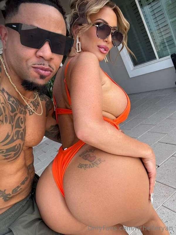 Took his cumshot all over my bush, wanna see? 👀