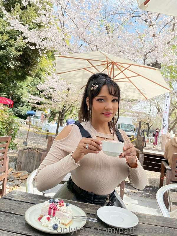 Sakura coffee date? 🌸🥺