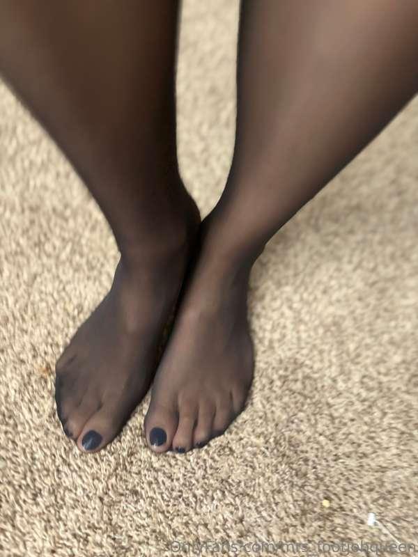 mrs_footjobqueen image #12