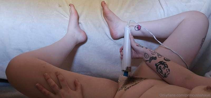 Hitachi, bush and toes all in one pic!