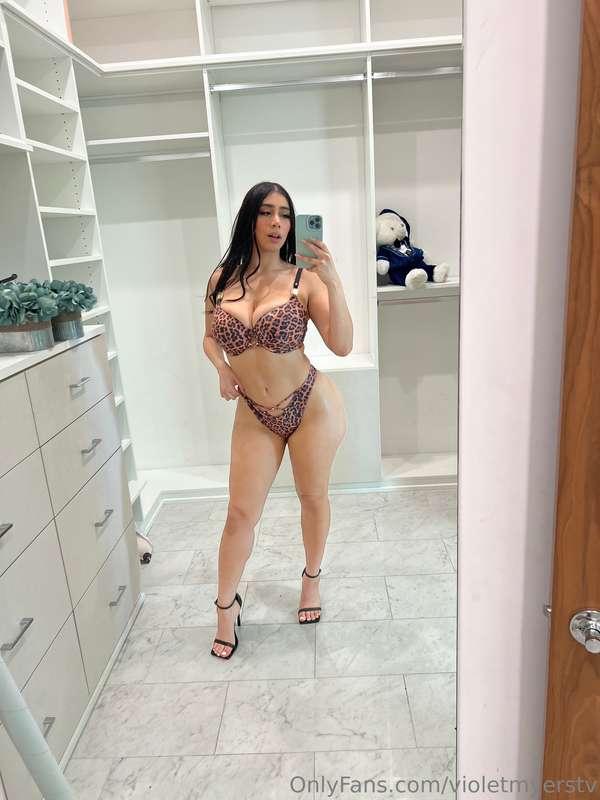 You walk in while I'm dressing up, what would you do?https:/..
