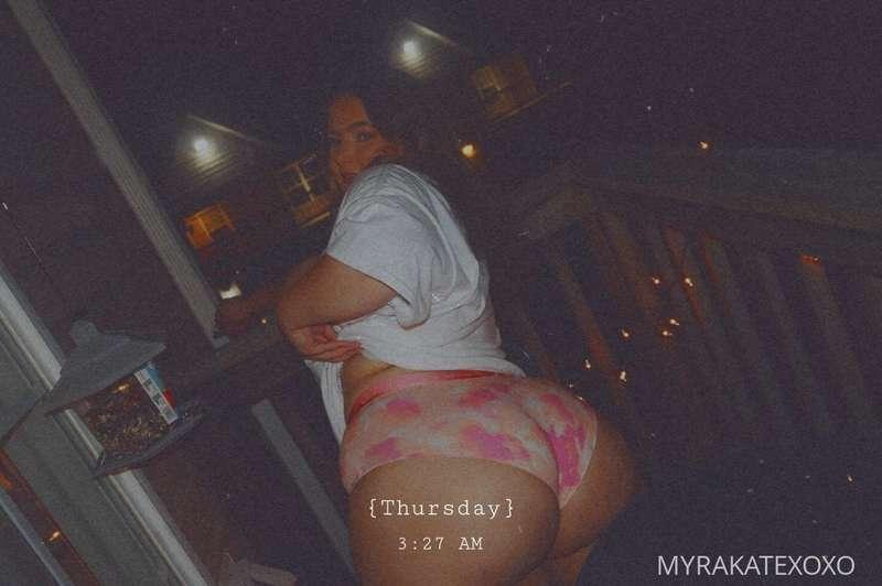 40 likes and I’ll post 10 more Canon booty pics 🤪 and yes, I..